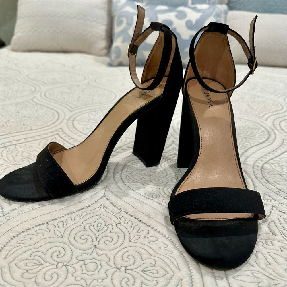 Merona Faux Suede Block Heels 👠